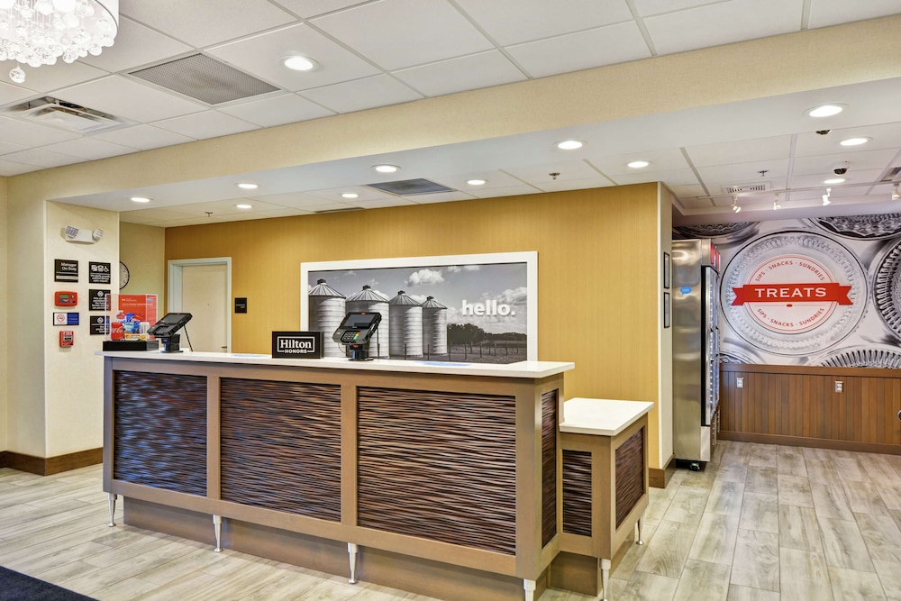 Hampton Inn & Suites Ashland - photo 4
