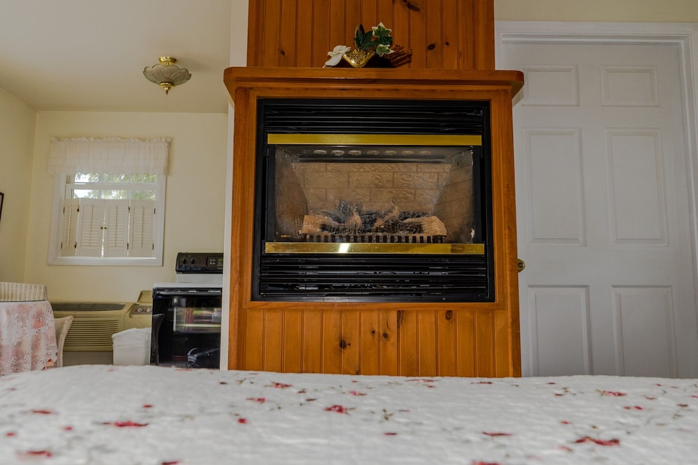 The Chimney Rock Inn & Cottages - photo 20