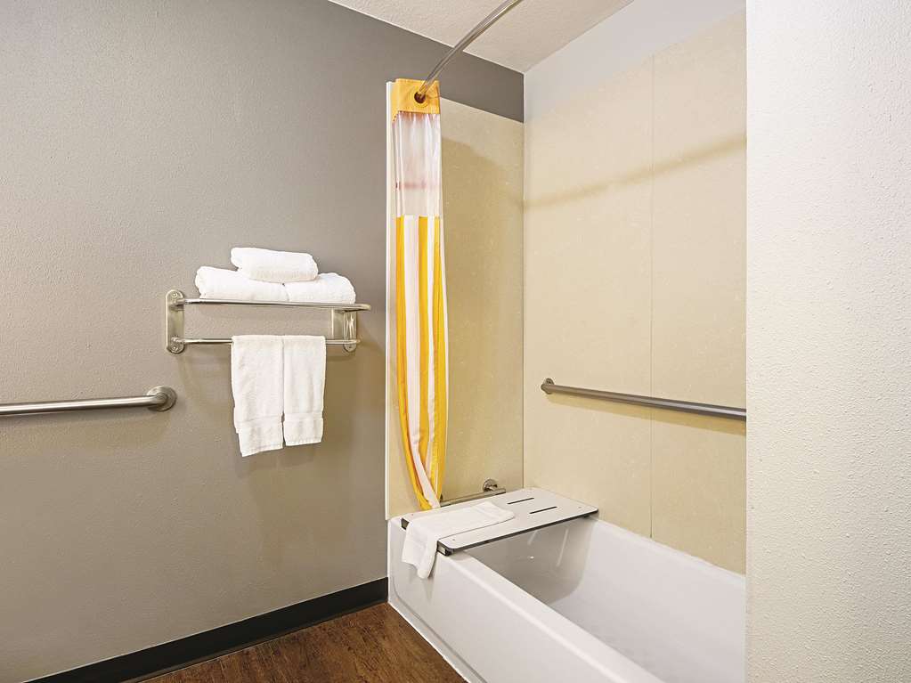 La Quinta Inn & Suites by Wyndham McKinney - photo 17