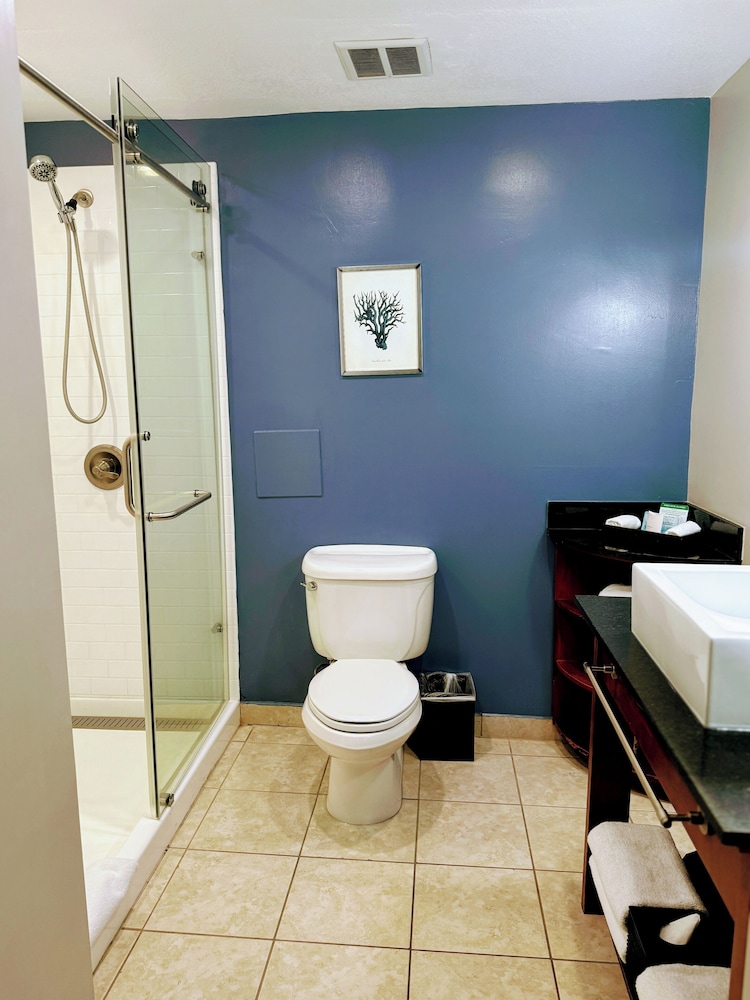 The Pacific Inn - photo 15