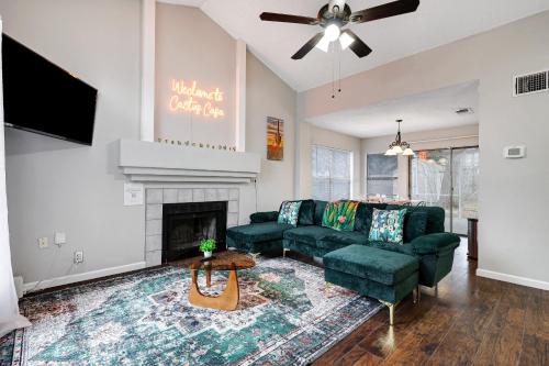 Nr Sea World WiFi Games Yard Pets Parking in San Antonio, United States