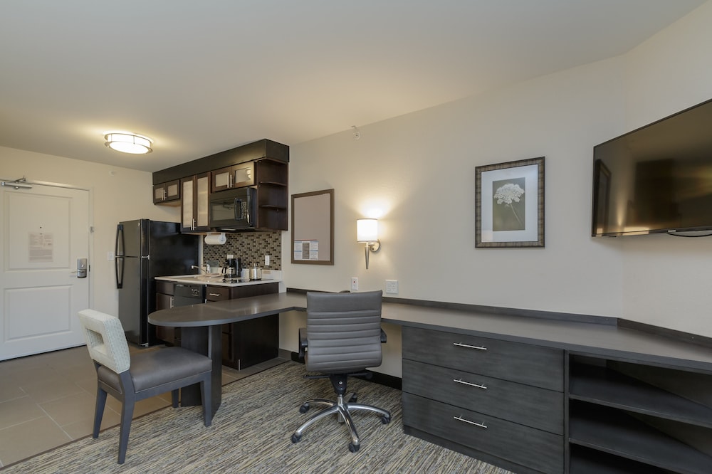Candlewood Suites Mishawaka North by IHG - photo 6