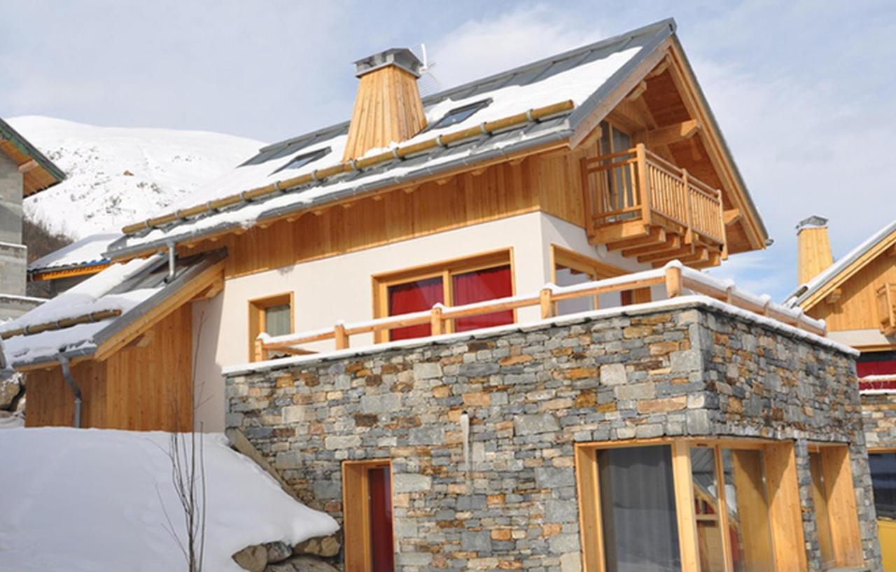 Odalys Chalet Le Mas Des Neiges — 4-Star Luxury Hotel in Valloire, France