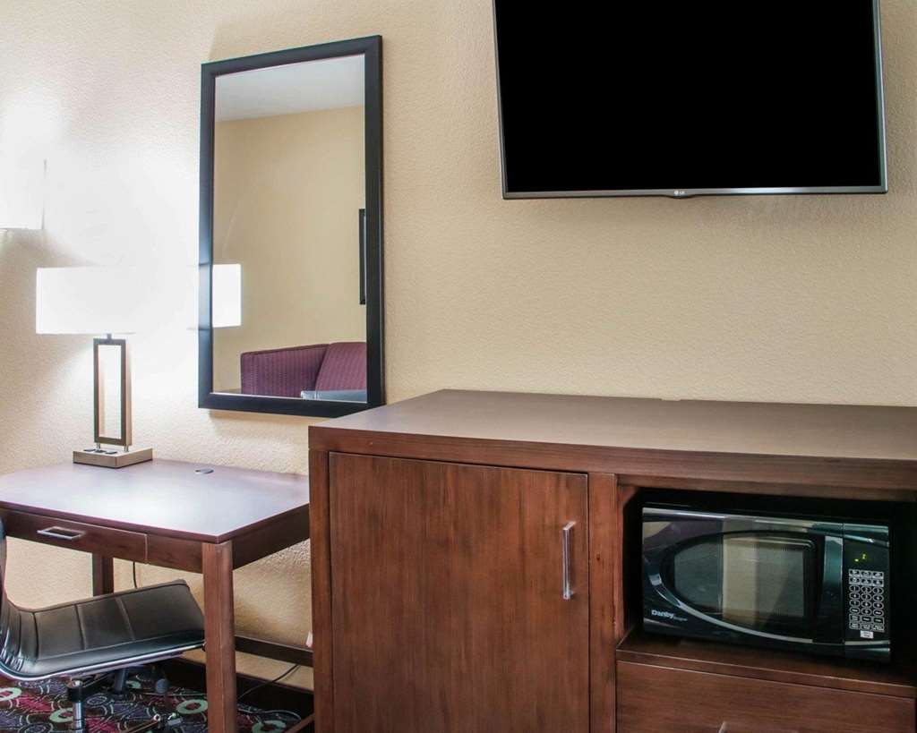 Comfort Inn & Suites San Marcos near Outlet Mall - photo 13