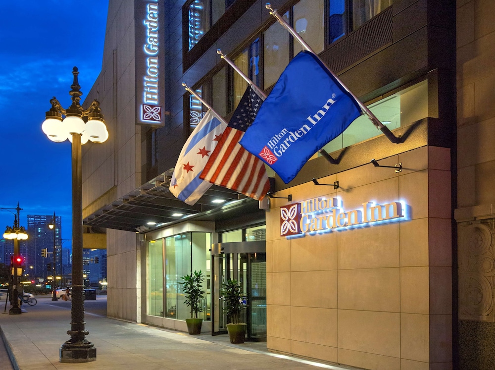 Hilton Garden Inn Chicago Downtown Riverwalk - featured photo
