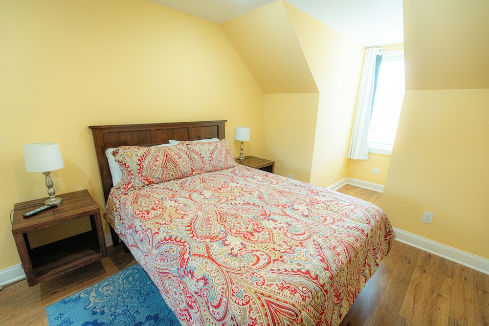 Howard's Creek Inn - photo 8