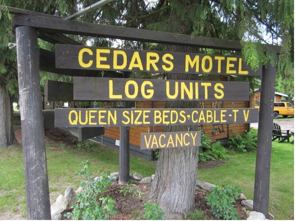 The Cedars Motel - carbon neutral hotel in Sicamous