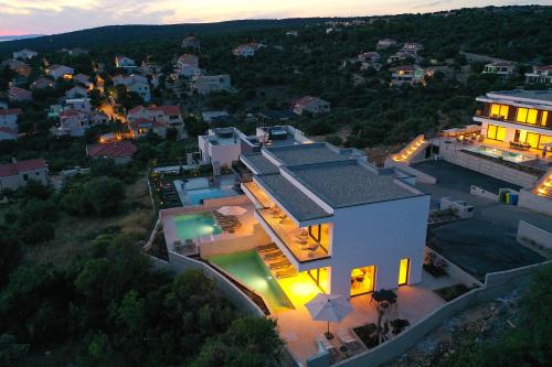 Luxury villas Sunrise & Sunset — 5-Star Luxury Hotel in Novalja, Croatia