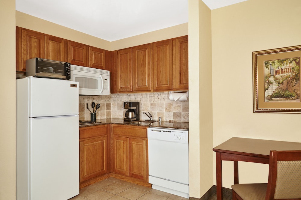 Staybridge Suites Milwaukee Airport South by IHG - photo 47