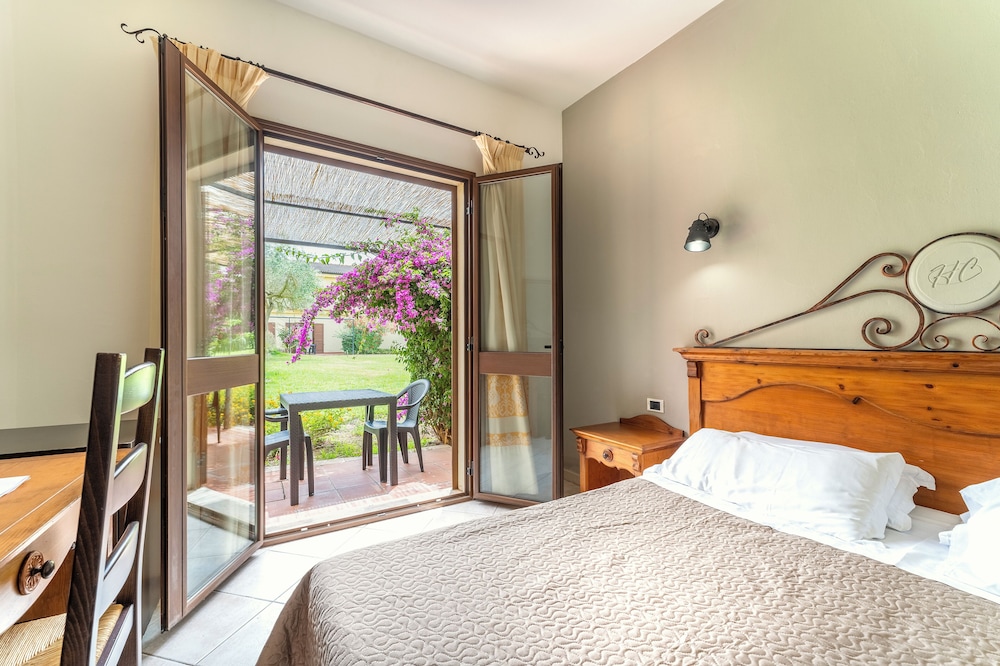 Hotel Ribot with pool in Arborea in Arborea, Italy