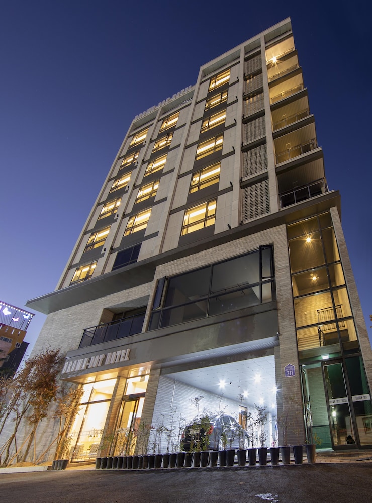 Brown Dot Hotel Jangsaengpo in Ulsan, South Korea