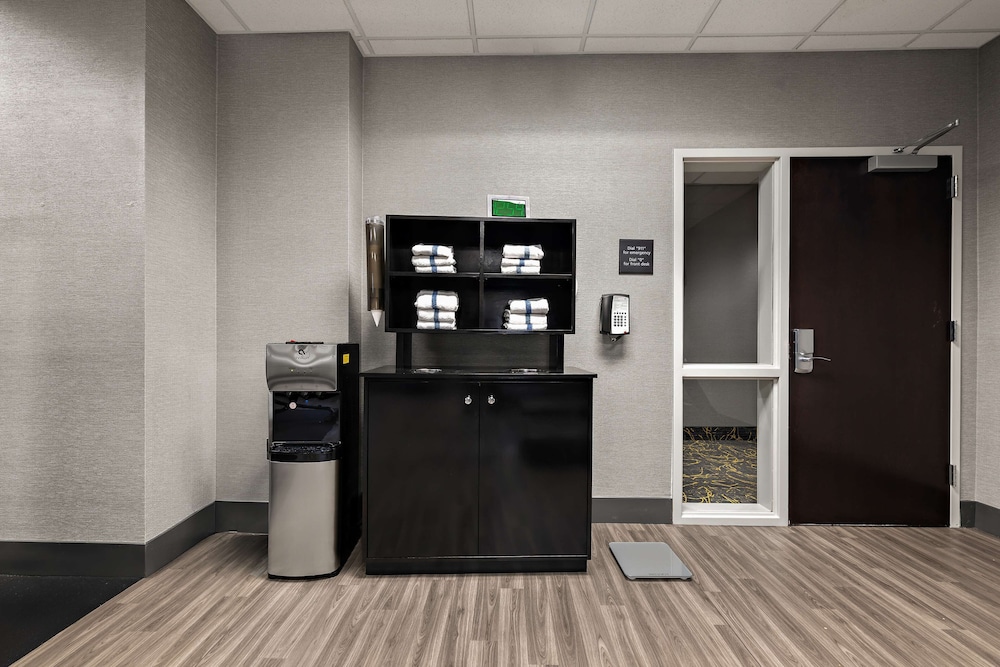 Hampton Inn Birmingham Leeds - photo 40