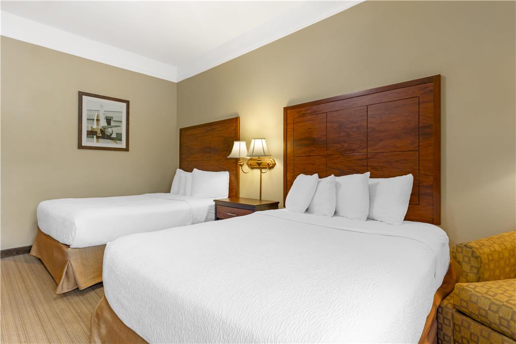 Best Western Plus Monica Royale Inn & Suites - photo 32