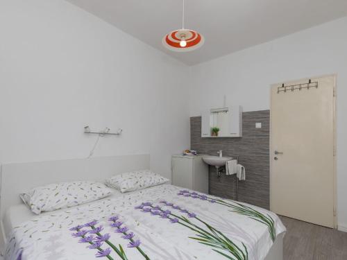 Guest House Bradas Double Room with Shared Bathroom No3