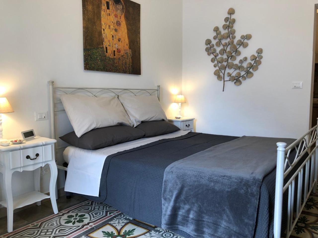 Petite Maison Ta — 4-Star Luxury Hotel in Taranto, Italy