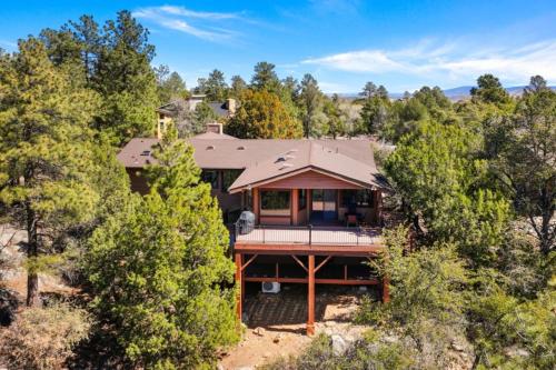 Summit Lodge Sleeps 10 4 Full Bath Pet Friendly — 4-Star Luxury Hotel in Prescott, United States