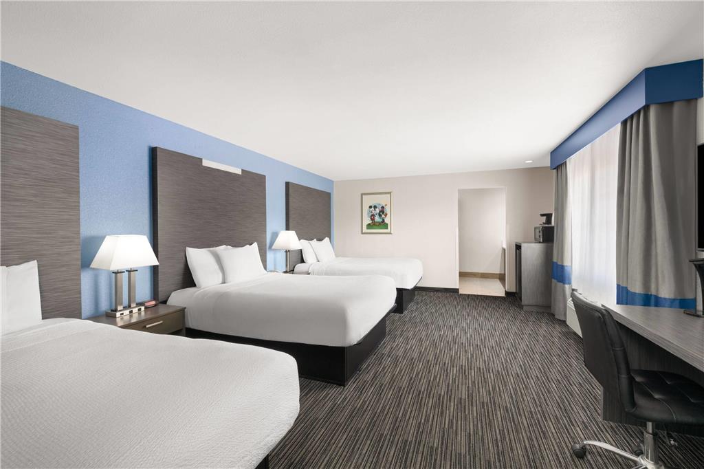 Travelodge Inn & Suites by Wyndham Anaheim on Disneyland Dr - photo 21