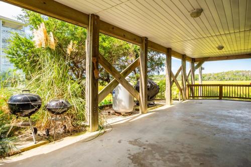 Coastal Living by Oak Island Accommodations - photo 15