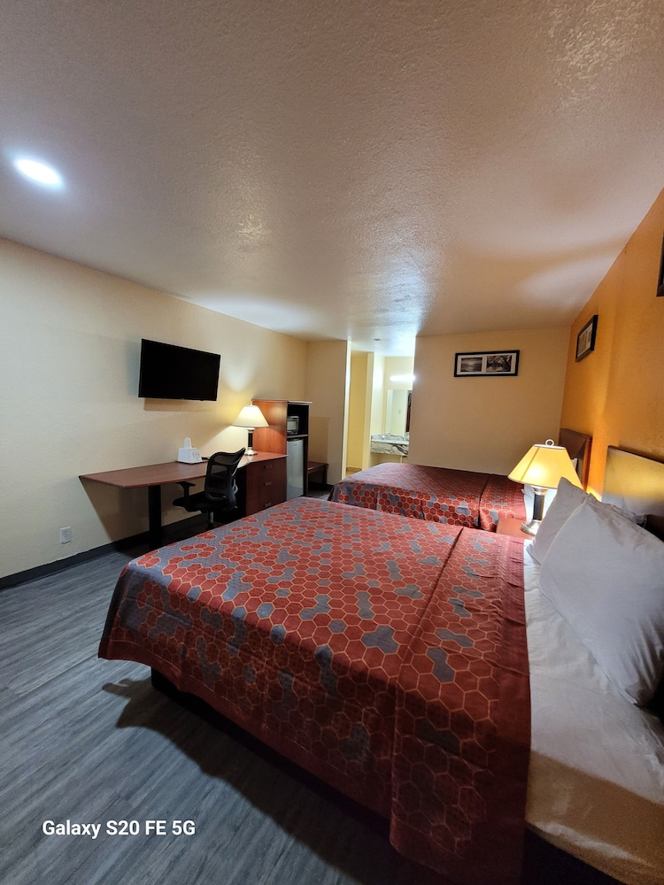 La Vista Motel - photo 7