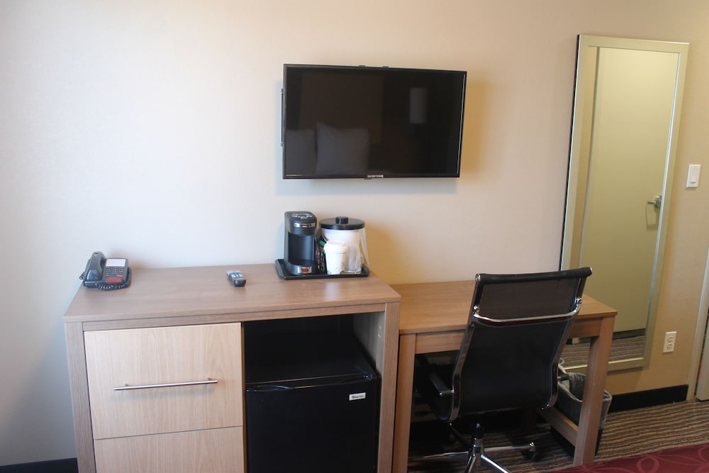 Days Inn by Wyndham Brooklyn Borough Park - photo 11