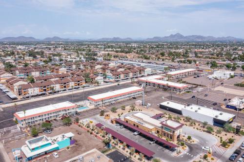 Super 8 by Wyndham Phoenix West - photo 22