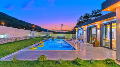 Luxury 2 bedroom Villa in Saribelen with Private Pool — 4-Star Luxury Hotel in Kalkan, Turkey