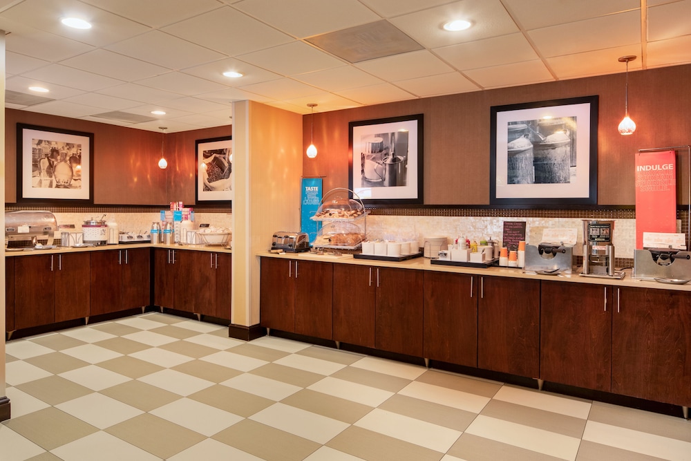 Hampton Inn Charleston Southridge - photo 43