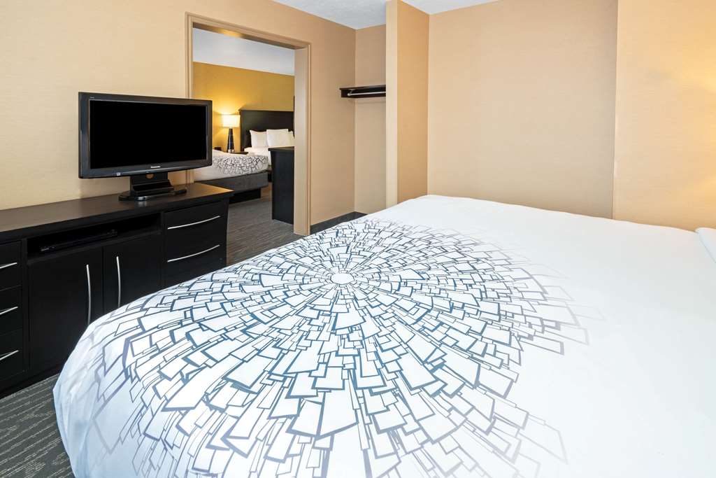 La Quinta Inn & Suites by Wyndham Logan - photo 21