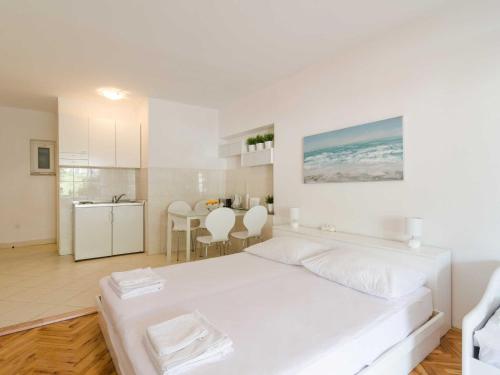 House Apartments Ariva Superior Studio Apartment with Balcony 3 Adults A3
