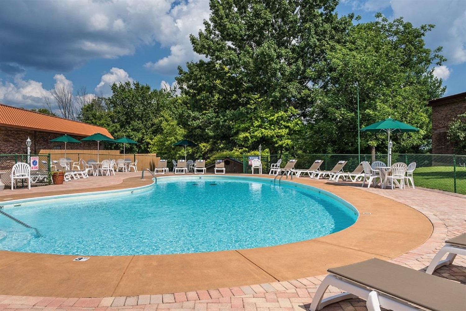 Red Lion Inn & Suites Branson - photo 22
