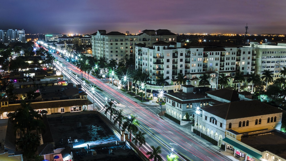 Hyatt Place Boca Raton Downtown - carbon neutral hotel in Boca Raton