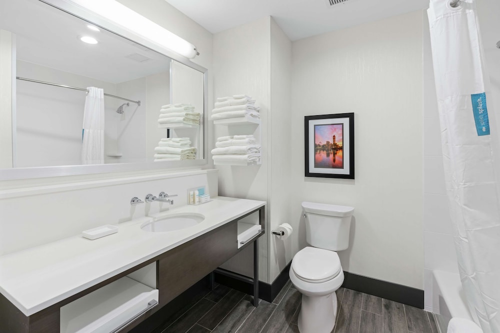 Hampton Inn & Suites Spokane Downtown South - photo 31