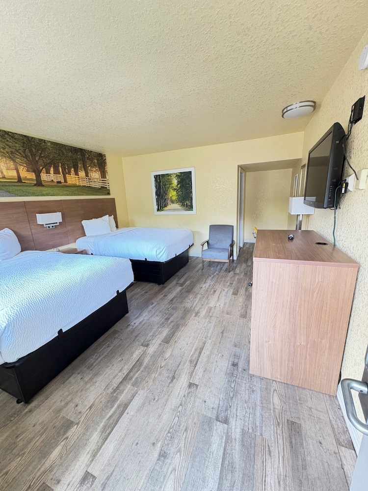 University Inn - photo 6