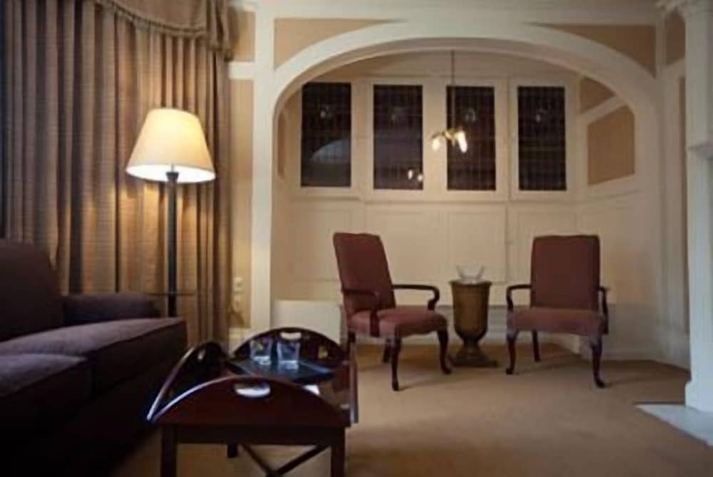 Mansions on Fifth Hotel - photo 37