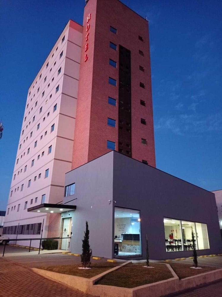 Pinda Palace Hotel in Pindamonhangaba, Brasil