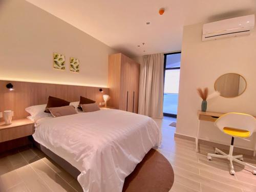 The Shore Corner Unit with seaview & Cityview — 4-Star Luxury Hotel in Kota Kinabalu, Malaysia