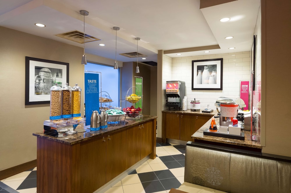 Hampton Inn Manhattan Chelsea - photo 25