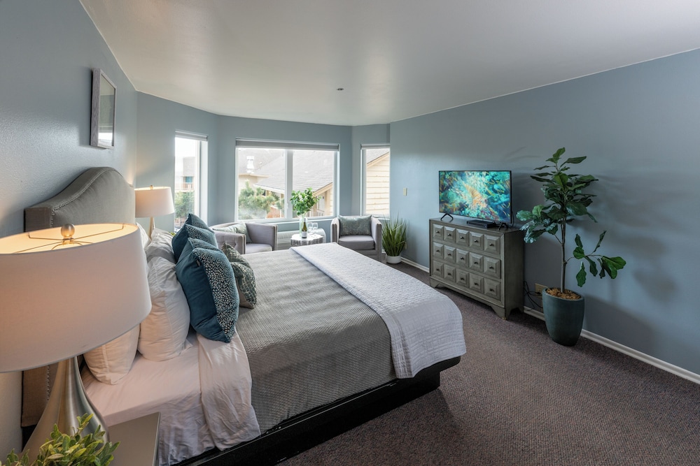 Seaside Oceanfront Inn - photo 21