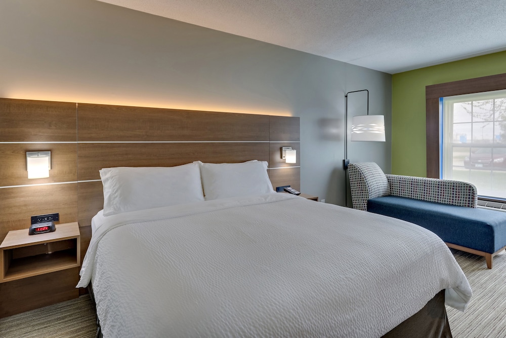 Holiday Inn Express Hotel & Suites Bad Axe by IHG - photo 20
