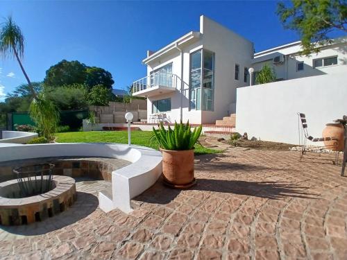 Villa Saffier — 4-Star Luxury Hotel in Windhoek, Namibia