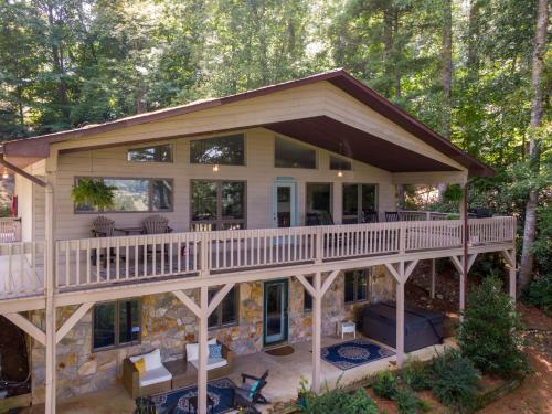 Fairway Gem at Spruce Pine - carbon neutral hotel in Spruce Pine