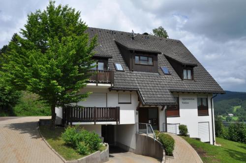 Appartements Waldrose — 4-Star Luxury Hotel in Titisee-Neustadt, Germany