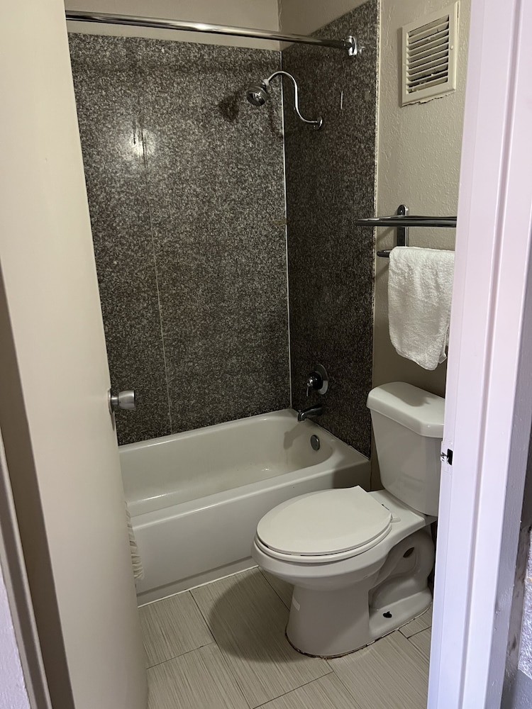 Baymont by Wyndham Odessa Highway 80 - photo 21
