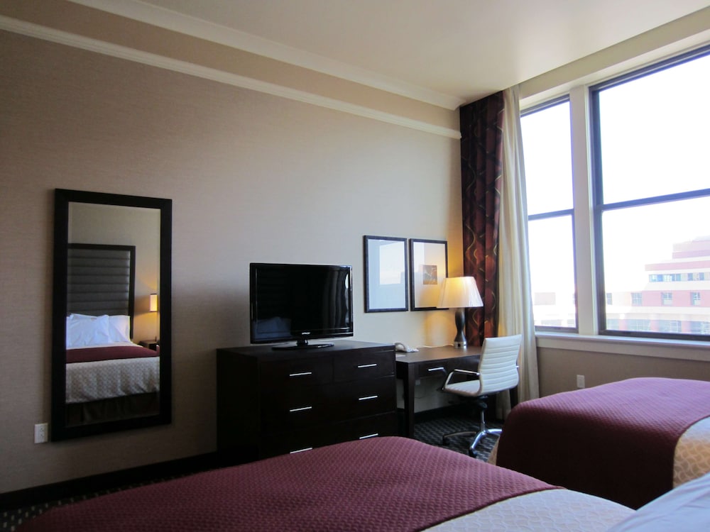 Embassy Suites by Hilton St. Louis Downtown - photo 7