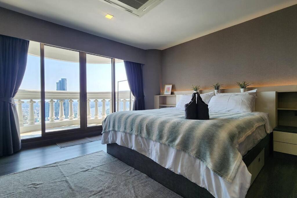 SelfCheckIn The State Tower RiverView 2Bedroom BTS ICONSIAM Silom Sathon