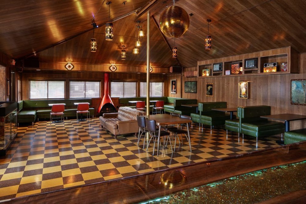 The Dive Motel & Swim Club - photo 26