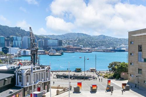 Prime 3 bedrooms apartment with harbour views in Wellington Central — 4-Star Luxury Hotel in Wellington, New Zealand