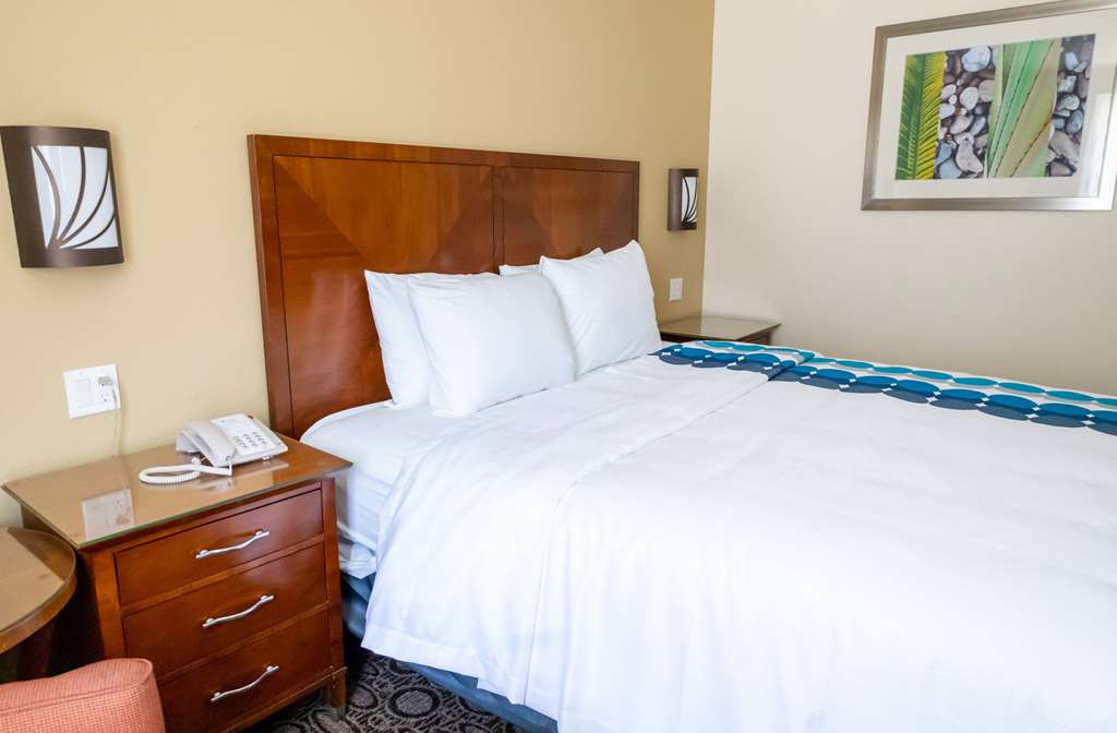 Days Inn By Wyndham College Park Atlanta Airport South - photo 21