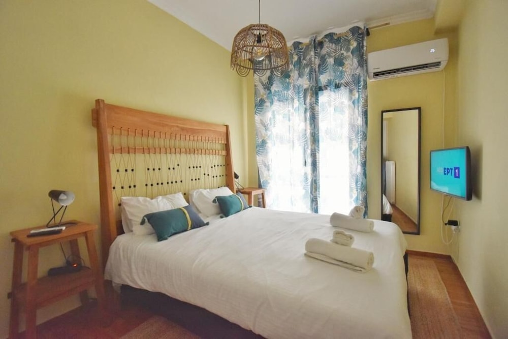 Mignon & Teak — 4-Star Luxury Hotel in Athens, Greece