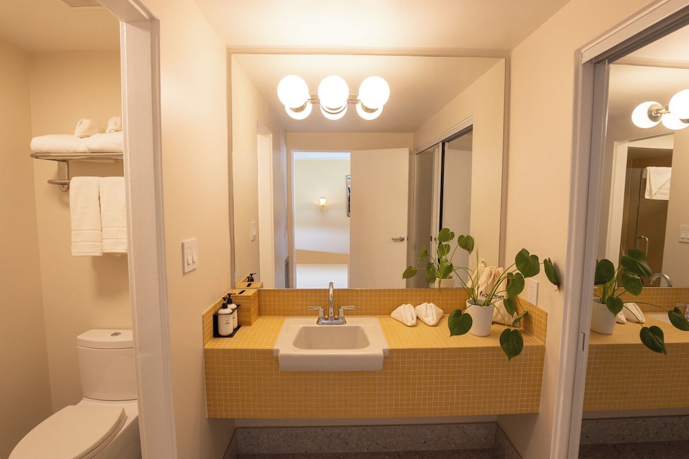 Mojave Resort Adults Only - photo 46